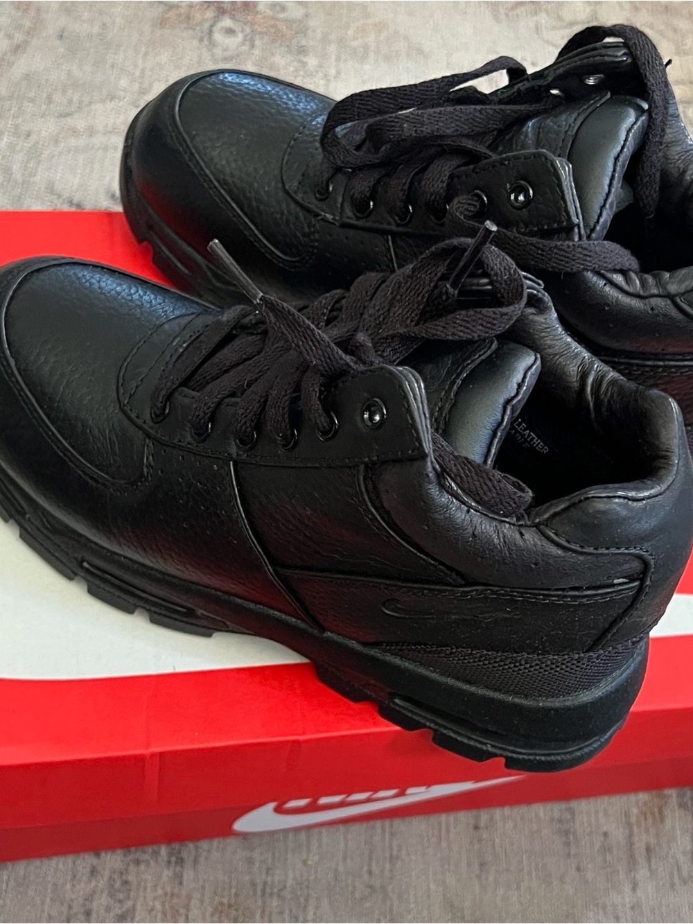 Nike Boys Air Max Goadome 2.5Y